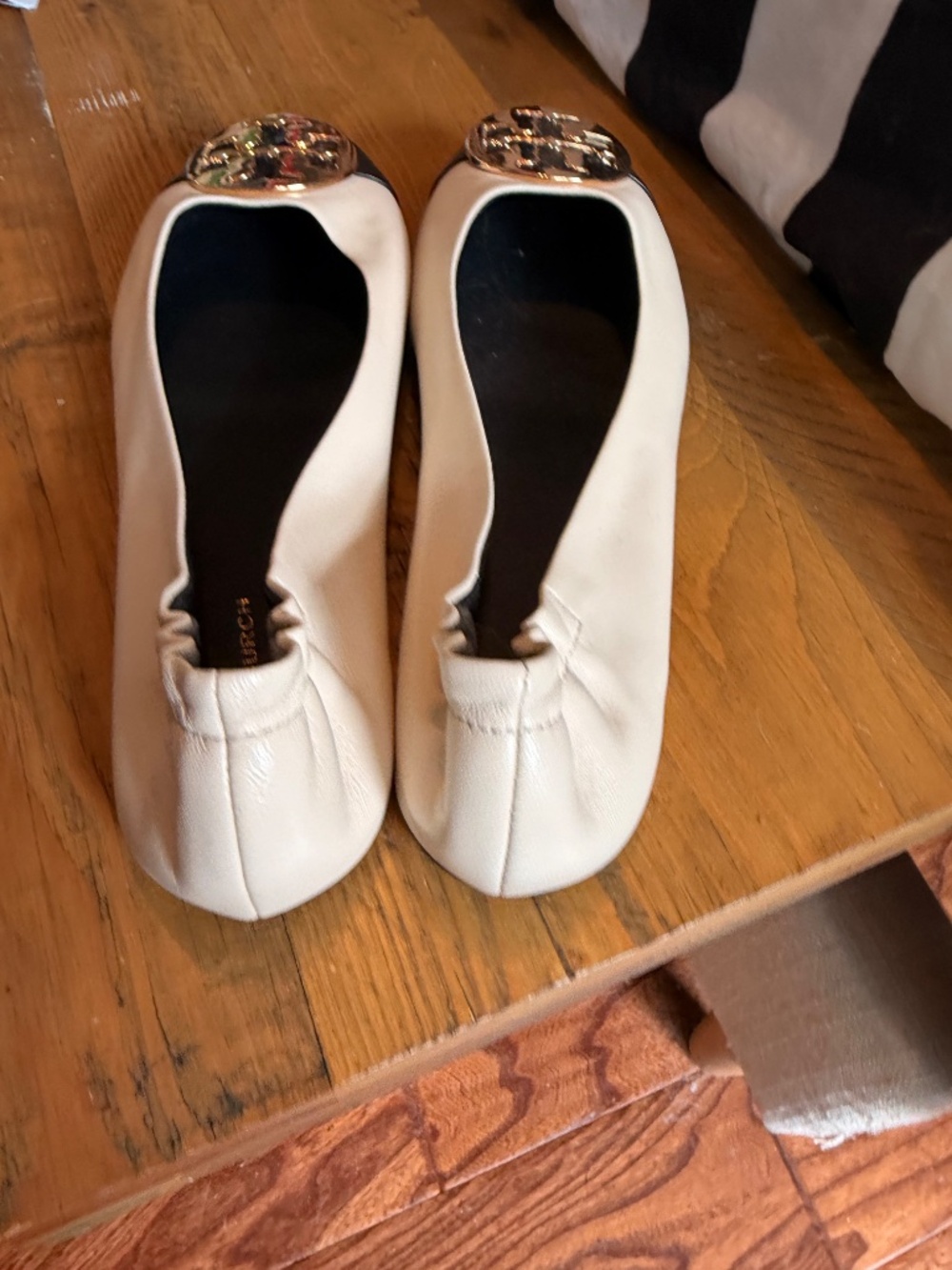 Tory Burch two tone ballet flat - Picture 2 of 3